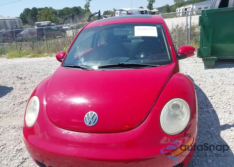 2006 Volkswagen New Beetle 2.5 из США, поврежденный, VIN 3VWRW31C56M402017